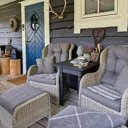 Cozy Family At Hamlagro