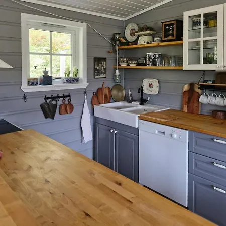 Feriehus Cozy Family At Hamlagro